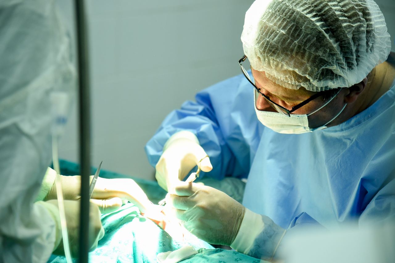 Keng dumbali etuk ayollarning fotosuratlari